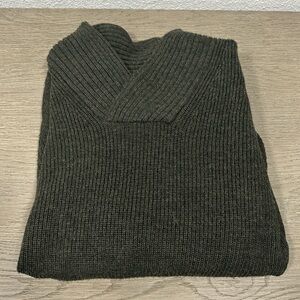 Ross and Gunn sweater size M